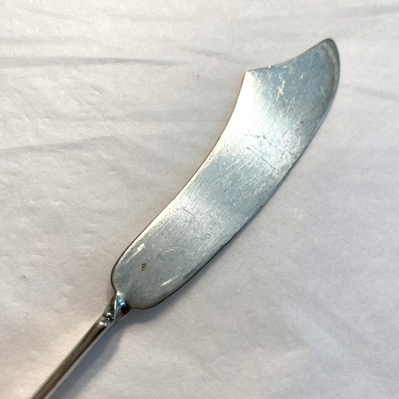 Vintage silver plated twisted handle butter knife spreader hallmark W flatware - Picture 2 of 4